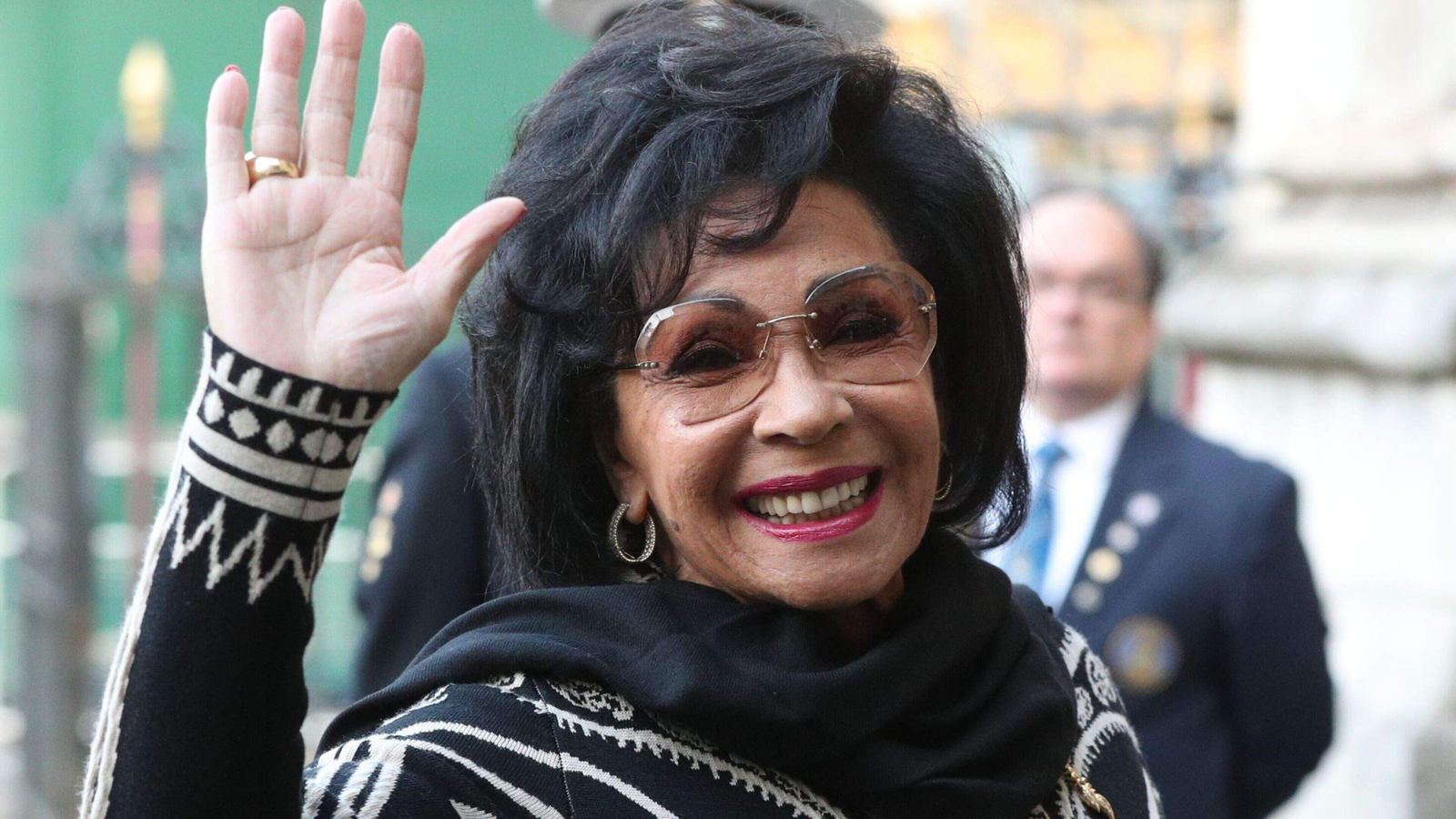 Shirley Bassey Husband: A Complete Look at the Legendary Singer’s Marriage and Personal Life