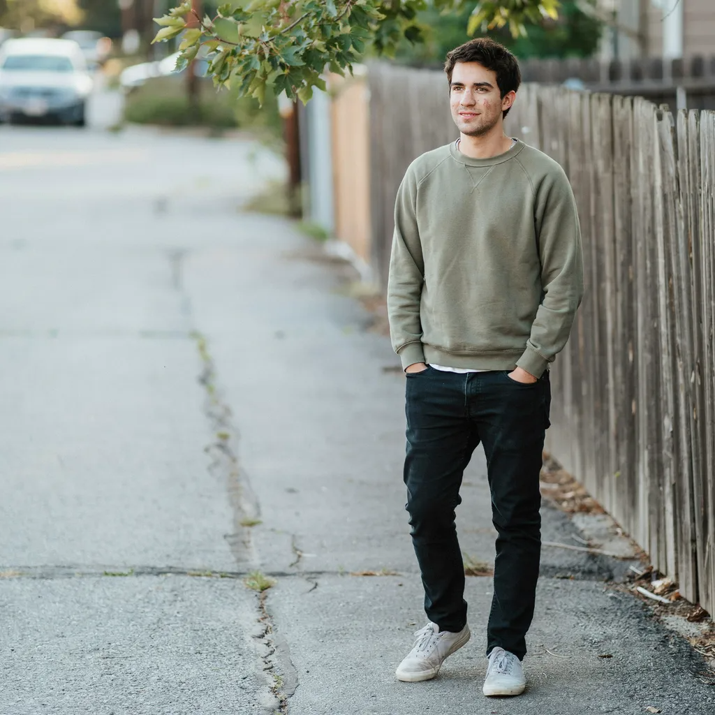 zachary gleaves