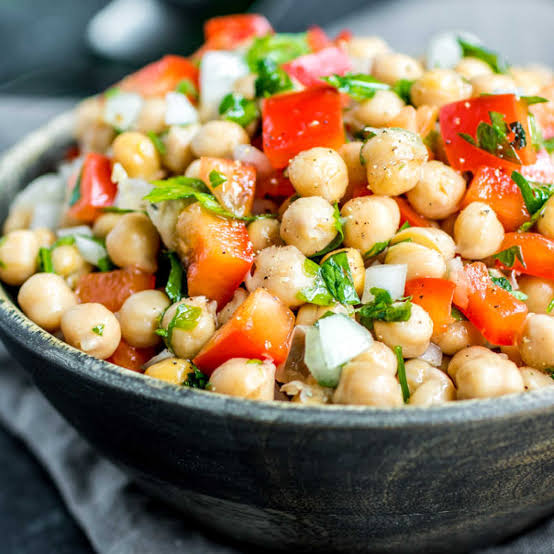 best ensalada de garbanzos near me