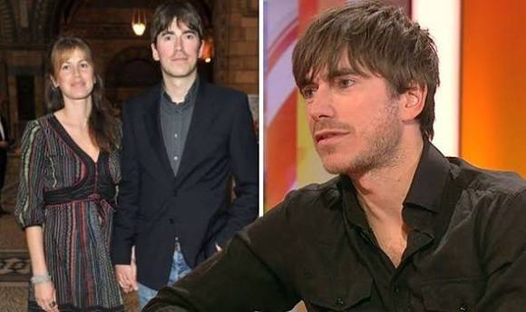 """is simon reeve married"