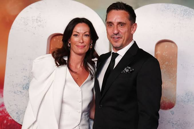 gary neville wife